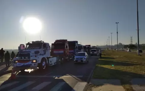 Agroproductores no asisten a reuni�n con camioneros y paro continuar�