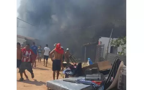 Voraz incendio consume varias viviendas en el barrio Santa Ana de Asunci�n