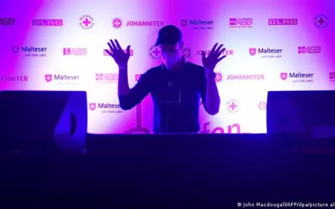 Berl�n incentiva con fiestas tecno a j�venes para que se vacunen contra el coronavirus