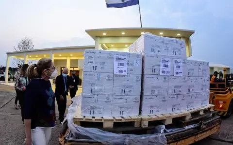 Llegan 140.000 dosis del componente 2 de AstraZeneca