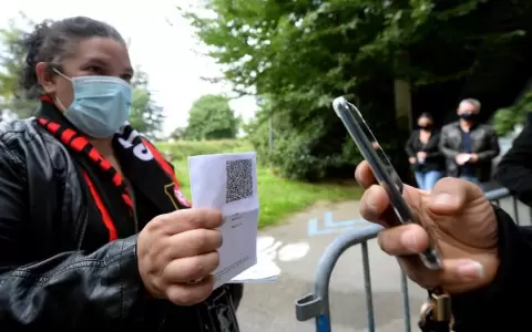 Pase sanitario es obligatorio para 1,8 millones de trabajadores en Francia
