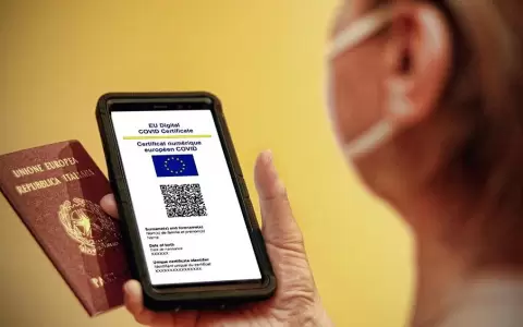 Italia prepara el debut del "pase verde" para vacunados y ya piensa en extenderlo al transporte