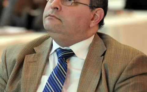 Aumentos salariales agravar�n el d�ficit fiscal, advierte exministro