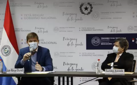 Ministros definen propuestas para uso de fondos de becas