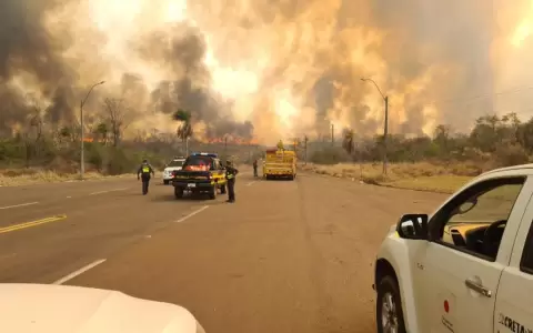 Denuncian que personas ligadas al narcotr�fico reavivan fuego en Parque Cerro Cor�