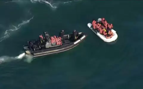 R�cord de inmigrantes cruzan a Reino Unido por el Canal de la Mancha