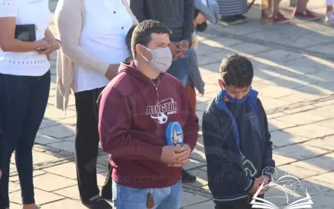 Unas 300 personas participaron de la misa de Caacup�