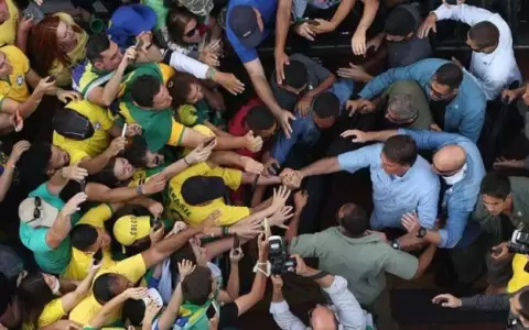 Bolsonaro dijo que s�lo Dios lo saca del cargo y que nunca ir� preso