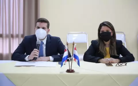Abdo promulg� Ley que eleva pena por invasiones de tierras a 10 a�os de c�rcel