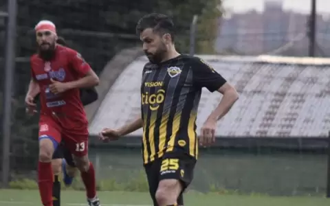 La historia del futbolista que es presidente del club donde juega