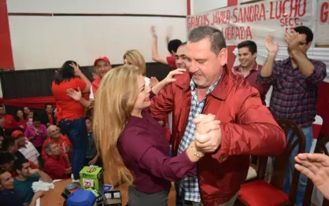 Seccionaleros de CDE piden que Zacar�as Ir�n sea expulsado de la ANR "por traici�n"