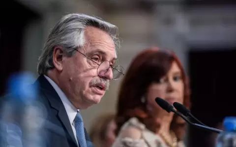 Tensi�n y crisis pol�tica en Argentina: renuncia masiva de ministros kirchneristas