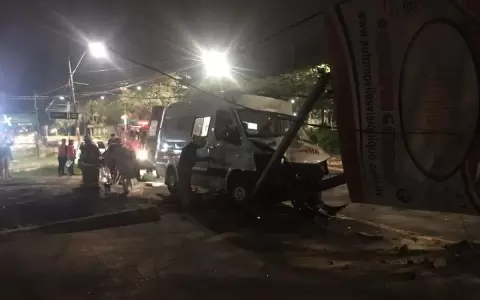 Paciente trasladado de Villarrica muere tras choque de ambulancia