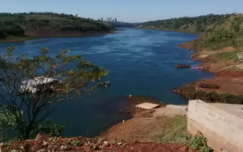 Verifican instalaciones para el futuro Puerto Tur�stico sobre el Paran�
