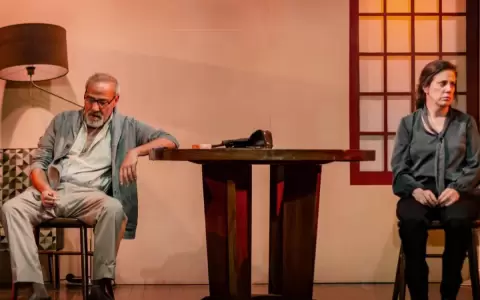�Del otro lado�: Notas sobre la nueva obra teatral de Hugo Robles