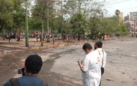 Nativos amanecen con medidas de seguridad en zona del Congreso