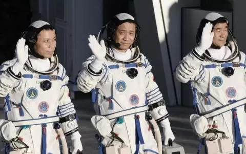 Astronautas chinos regresaron a la Tierra despu�s de tres meses en el espacio