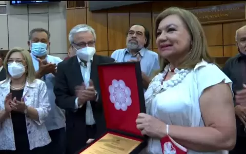 "El presupuesto p�blico de cultura sale cercenado desde este recinto"