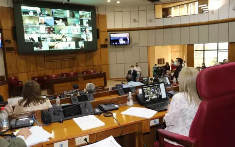 Postergan cuestionado proyecto que prev� sanciones m�s elevadas para invasores