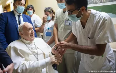 Papa Francisco desmiente que fuese a renunciar tras ser operado