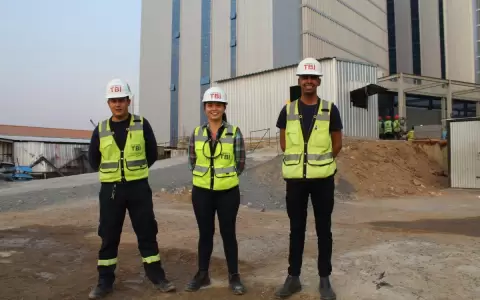 Construcci�n de Oficinas de Gobierno brinda oportunidades laborales a j�venes