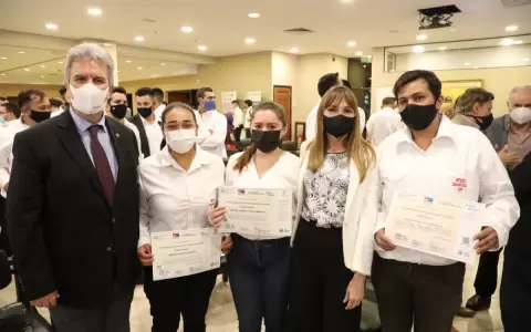 153 profesionales del sector el�ctrico se especializaron mediante alianza