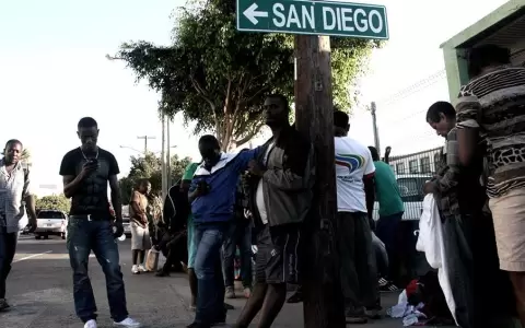 Haitianos deportados intentaron asaltar un avi�n para volver a EEUU