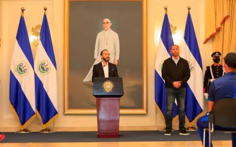 Tras acusar a EEUU de injerencia, Bukele deja en su biograf�a de Twitter "dictador de El Salvador"