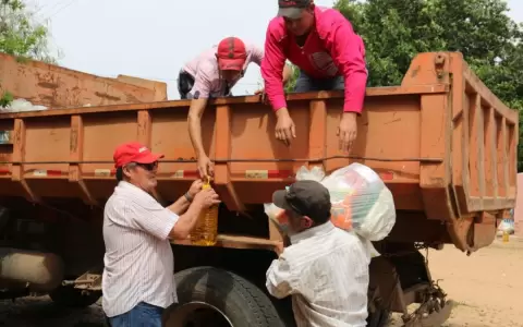 1.500 familias de pescadores de �eembuc� recibieron kits de v�veres