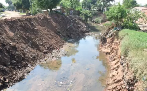 Sacan m�s de 50.000 kilos de basura del Arroyo San Lorenzo