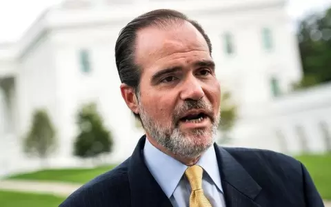 El n�mero 1 del BID de gira por el pa�s