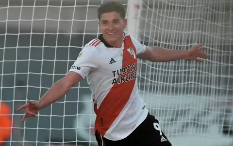 River Plate se queda con el supercl�sico y sube a lo m�s alto