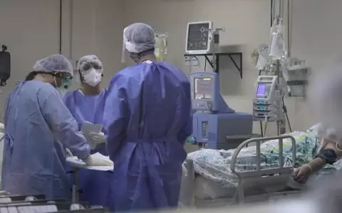 Kinesi�logos de Cl�nicas asisten en la recuperaci�n de pacientes graves Covid