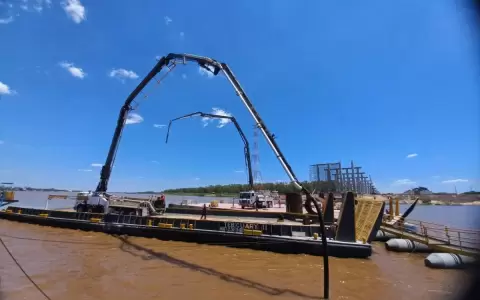 Puente H�roes del Chaco: avanza base para pila principal