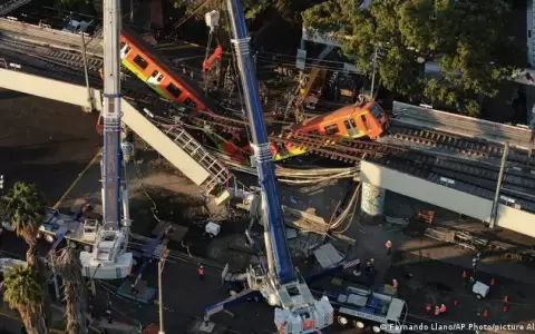 Procesan en M�xico a 10 exfuncionarios por desplome del metro