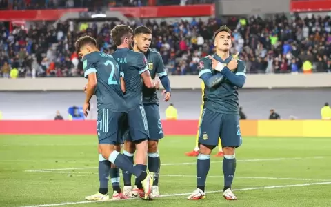 Argentina vence por la m�nima a Per� y queda a un paso de Catar