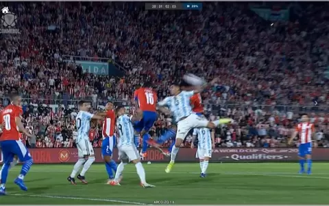 El extra�o an�lisis del VAR en la no sanci�n del penal para Paraguay