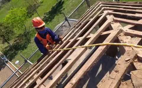 Avanzan obras en el templo San Joaqu�n y Santa Ana de Caaguaz�