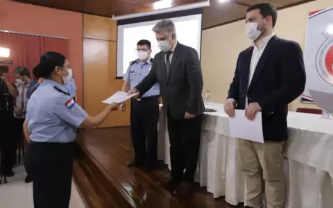 Polic�as fueron capacitados en comunicaci�n