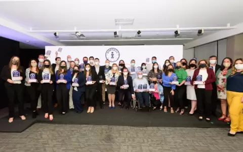 Fundaci�n Sarak� realiz� entrega de premios �Empresa'i�