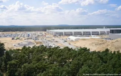 Tesla presenta su gigaf�brica de Berl�n en un d�a de "puertas abiertas"