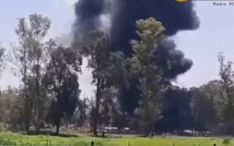 Incendio de grandes proporciones se produjo en Autopista �u Guasu