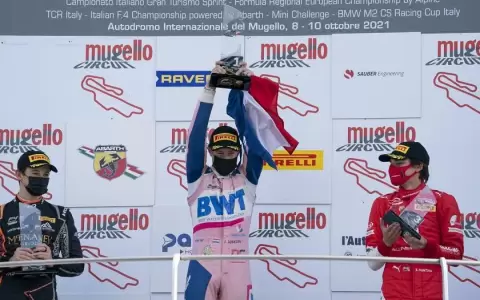 F4: Joshua Duerksen consigue una gran victoria en Mugello
