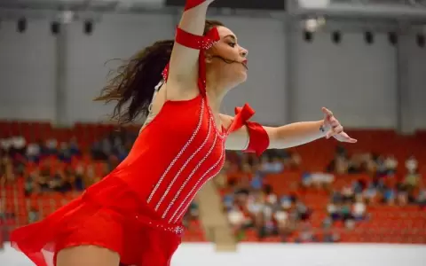 Patinadora paraguaya finaliza entre las 10 mejores de su modalidad