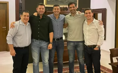 �Ser� Roque Santa Cruz la dupla de Santiago Pe�a?