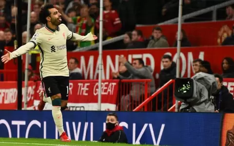 Liverpool propina una paliza a domicilio al Manchester de CR7