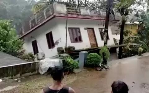 Inundaciones en India y Nepal dejan m�s de cien muertos y decenas de desaparecidos