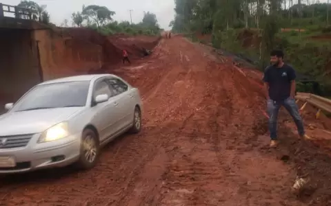 Habilitan paso auxiliar sobre el arroyo Lorito en Tacuat�