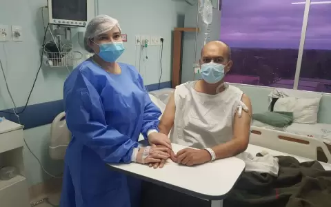 Gesto de amor: mujer dona un ri��n a su marido
