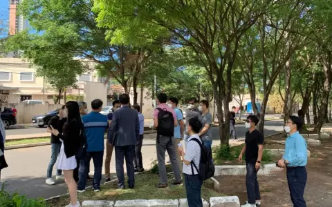 Tren de cercan�as trae a delegaci�n de alto nivel de Corea